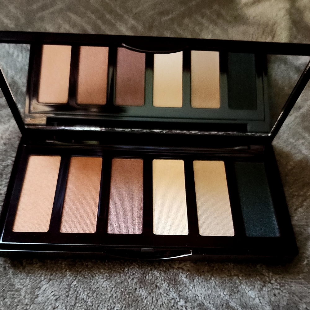 Charlotte Tilbury Super Nudes Easy Eyeshadow Palette